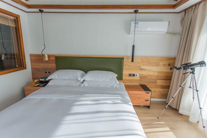 Room 13 of 68