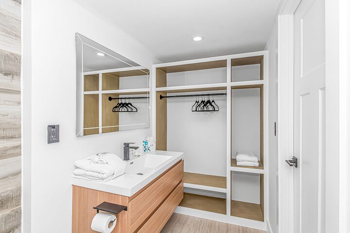 Room 18 of 22