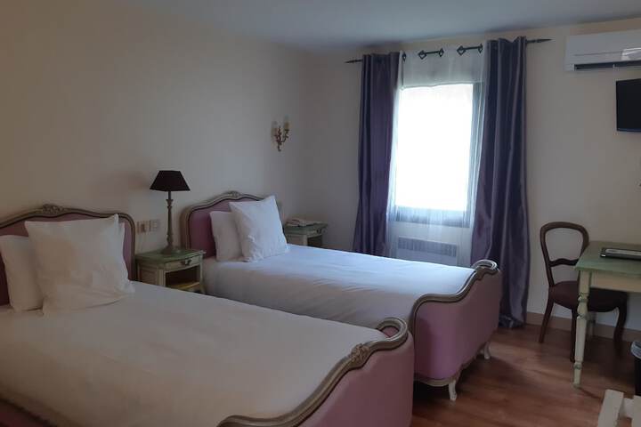 Room 6 of 30