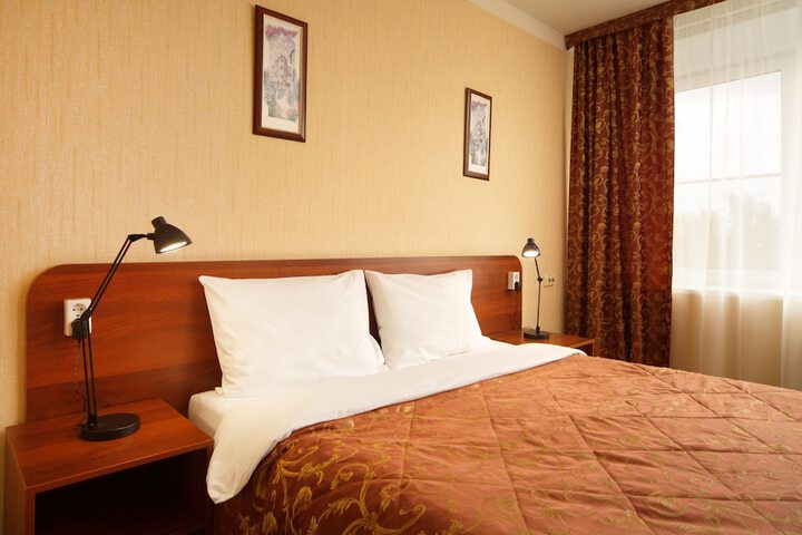 Room 9 of 49