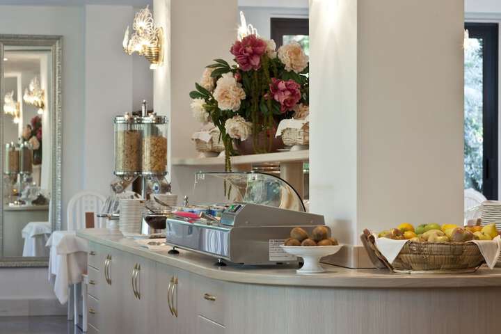 Breakfast/Coffee Service 175 of 197