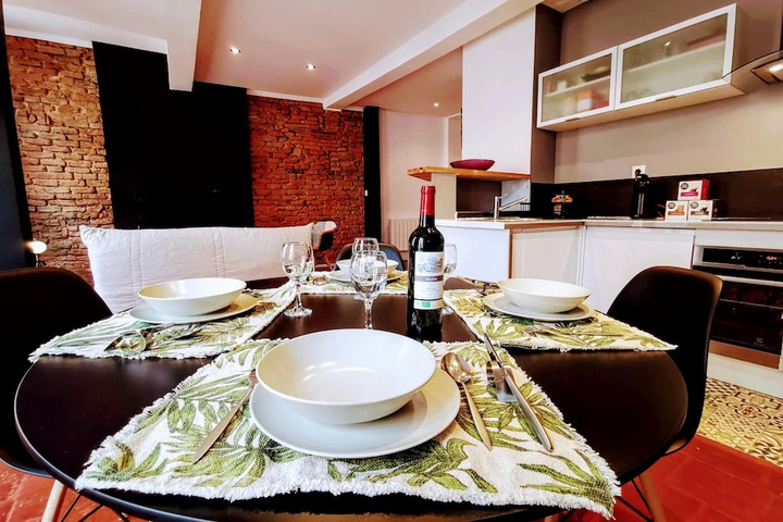 Dining 16 of 16
