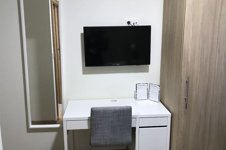 Room 9 of 27