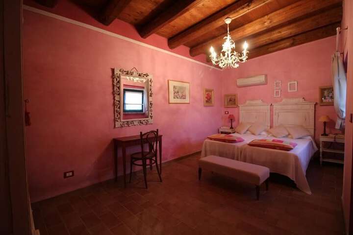 Room 5 of 21