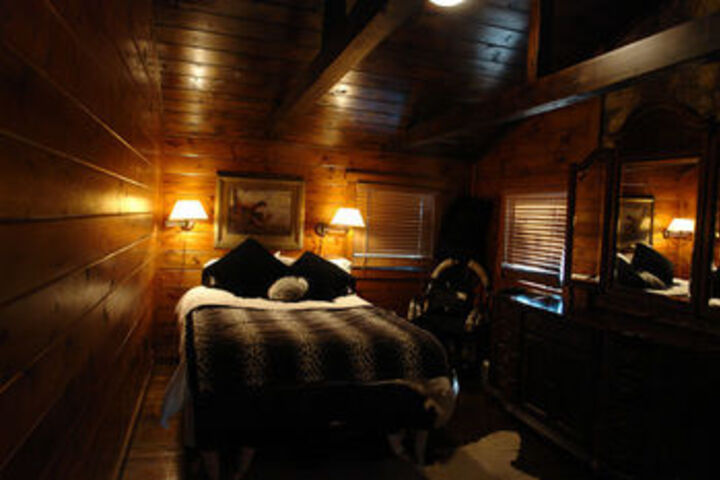 Room 11 of 25