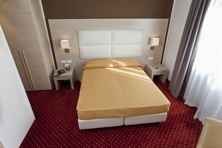 Room 5 of 41