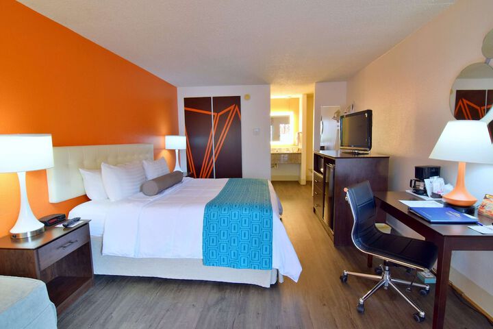Room 16 of 52