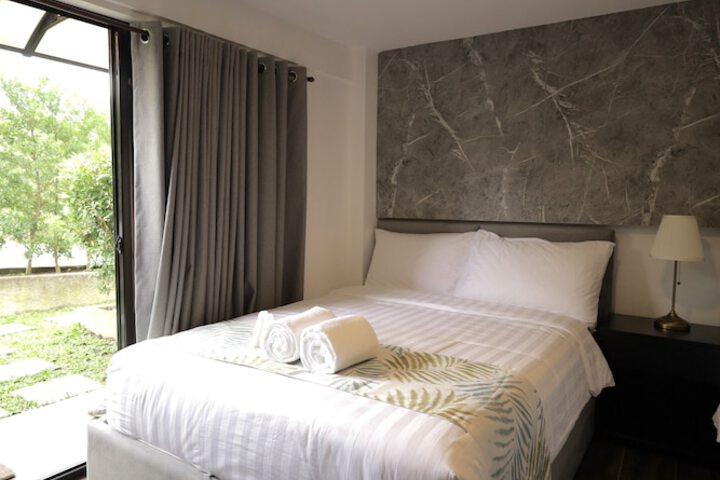 Room 5 of 62