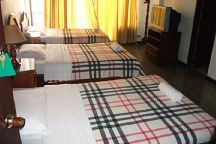 Room 7 of 25