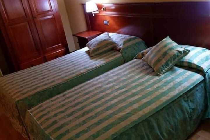 Room 3 of 25