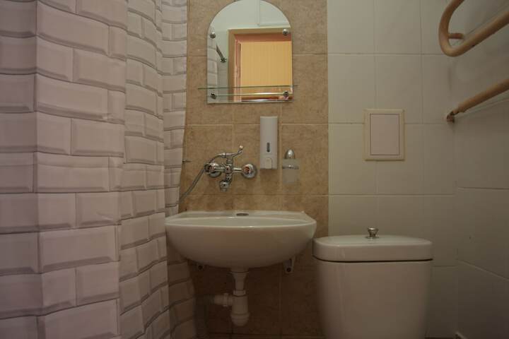 Room 13 of 87