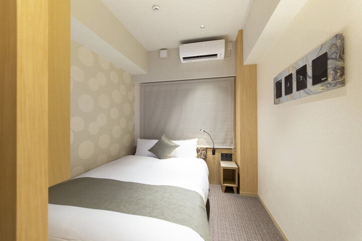 Room 17 of 62