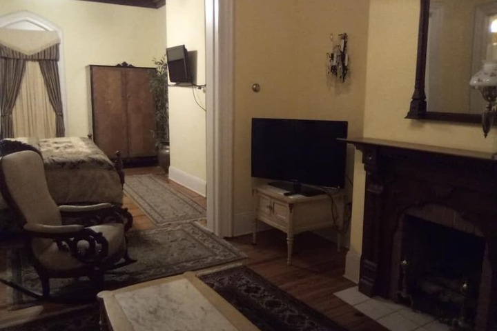 Room 12 of 89
