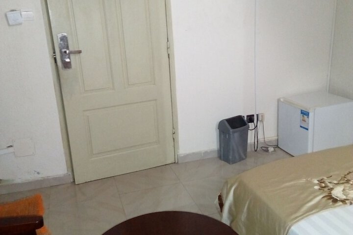 Room 10 of 33
