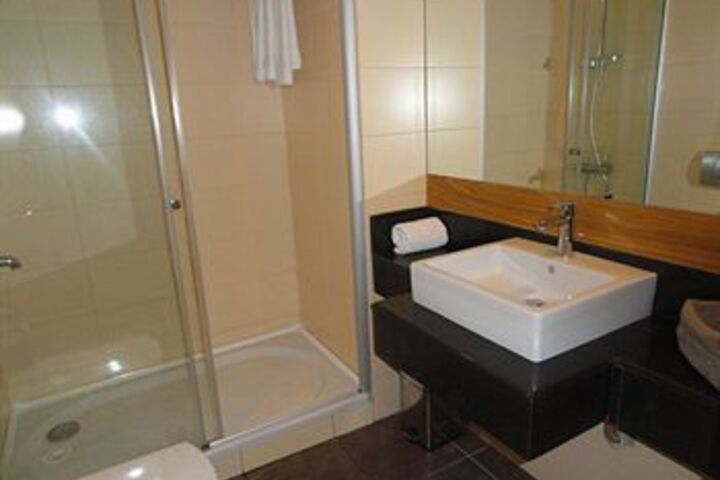 Room 2 of 49