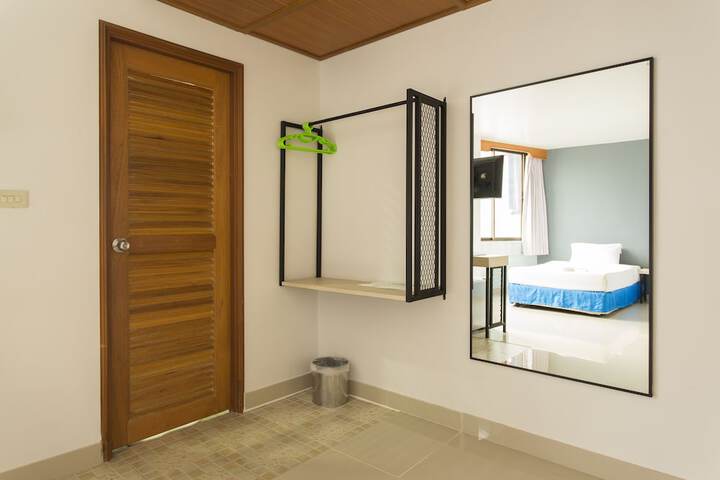 Room 48 of 76