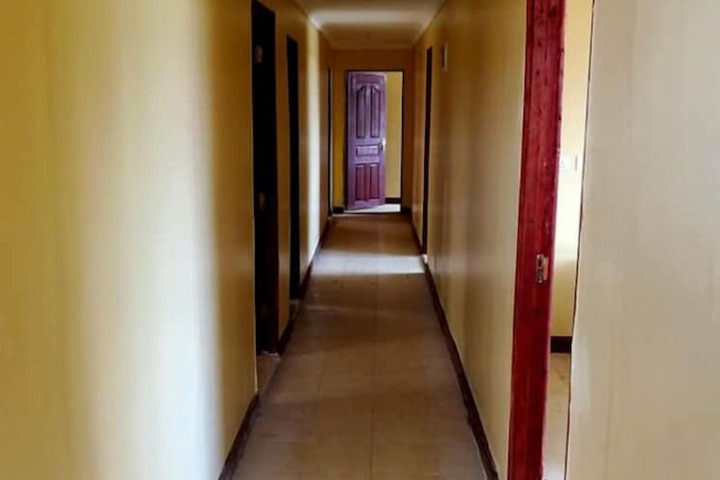 Ballroom/Hall 16 of 17
