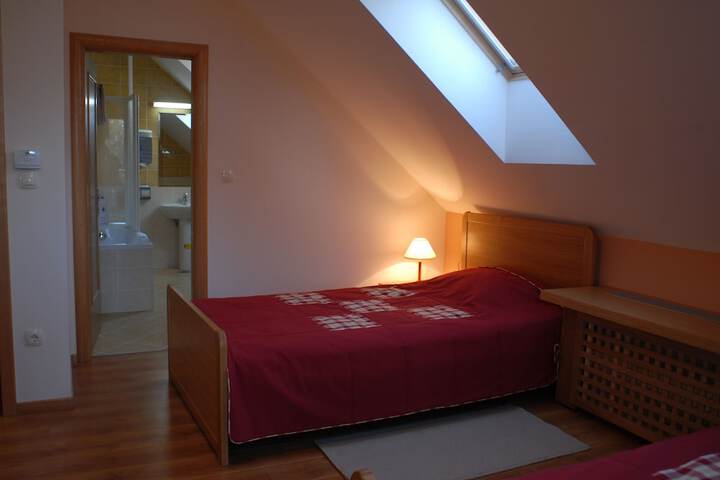 Room 4 of 31