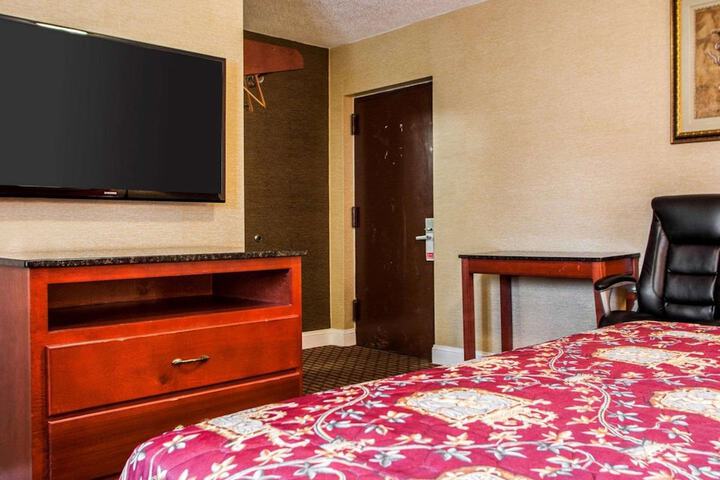 1 King Bed (11 of 11)