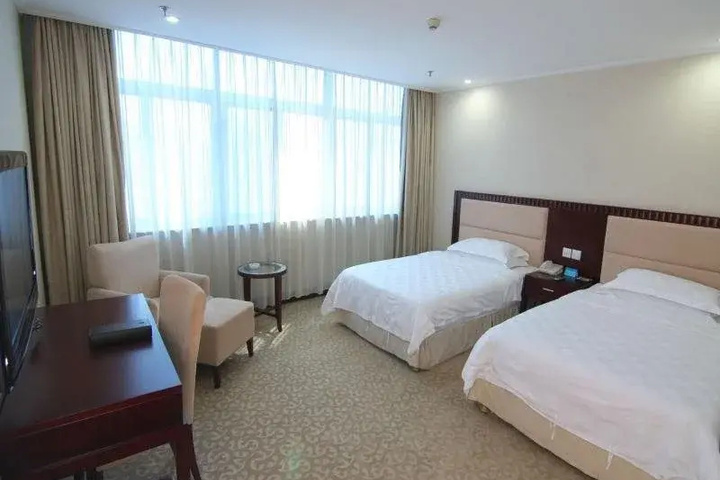 Room 5 of 8