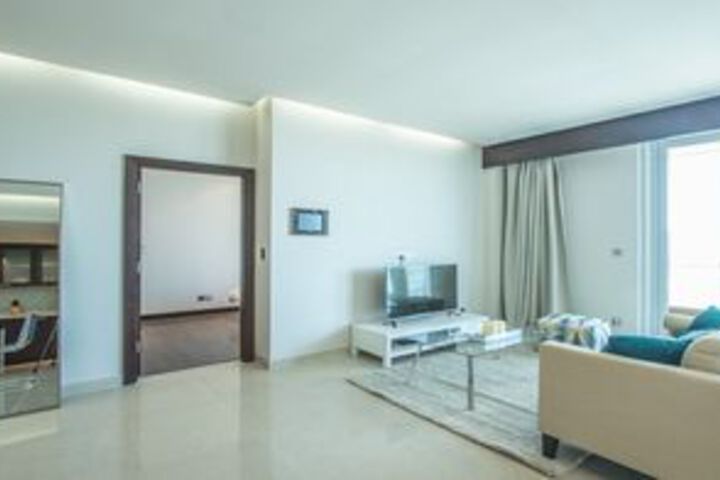 Room 9 of 10