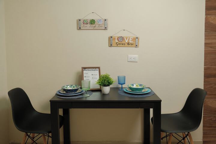 Dining 6 of 13