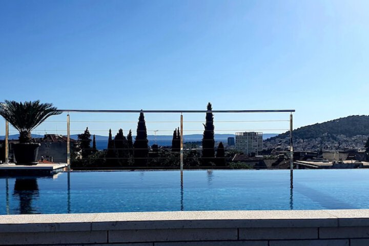 Pool 35 of 82