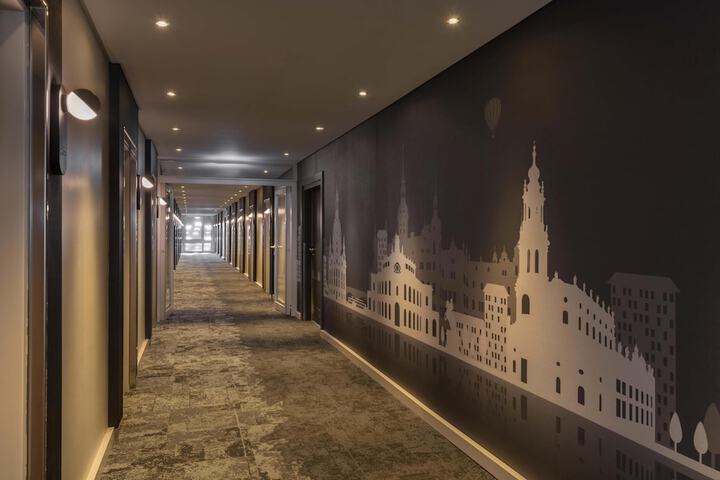 Ballroom/Hall 69 of 92