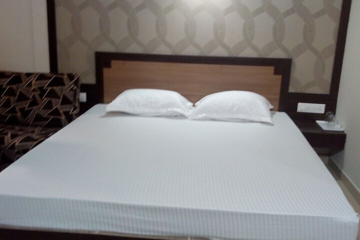 Room 10 of 39