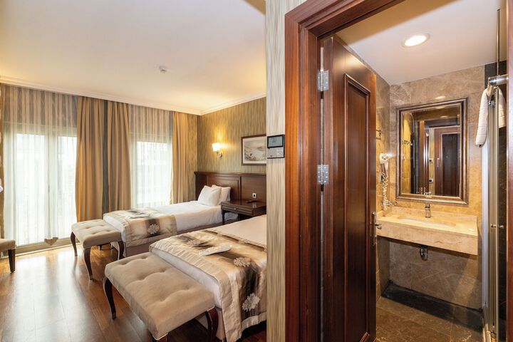 Room 11 of 40
