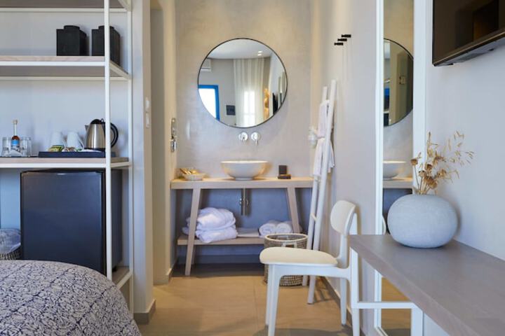 Room 4 of 188