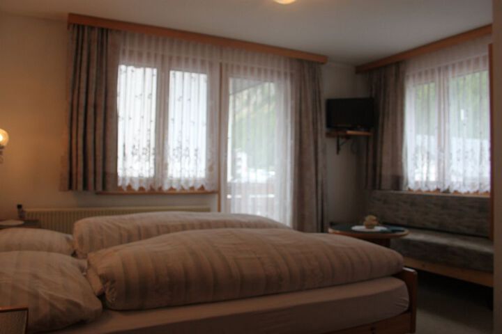 Room 5 of 41