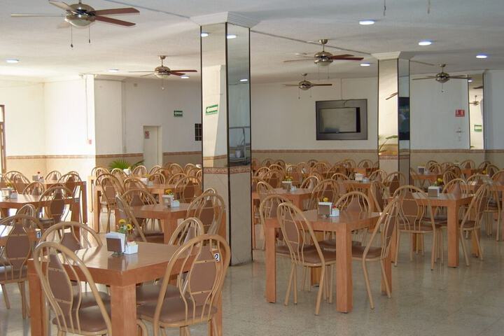 Dining 40 of 81
