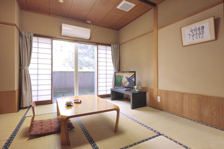 Room 14 of 94