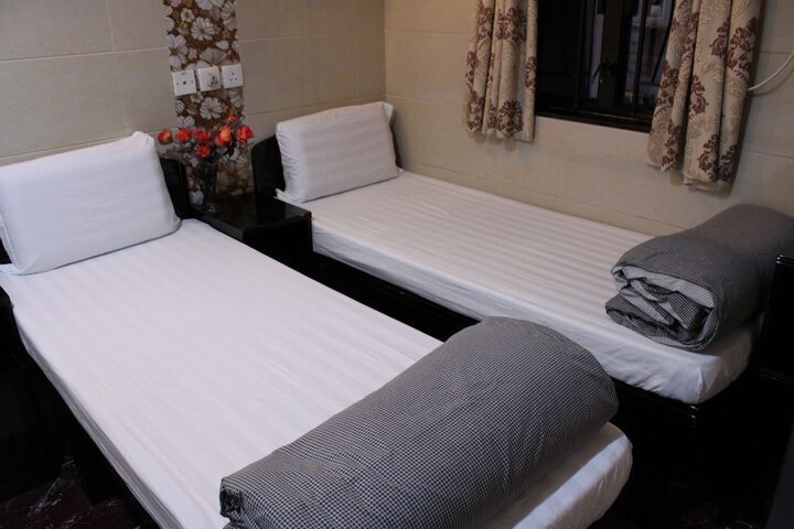 Room 21 of 42