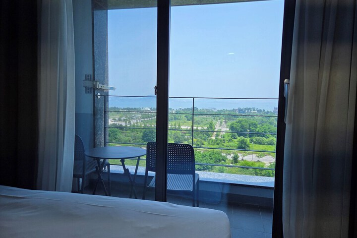 Room 21 of 40