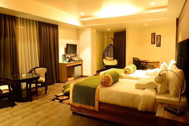 Room 12 of 48