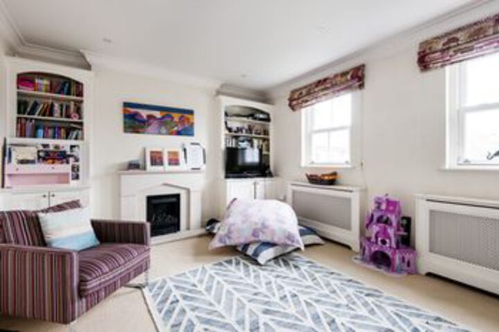 Lovely Putney Family Home by The Thames