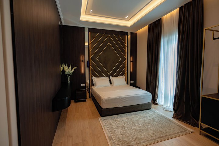 Room 6 of 40