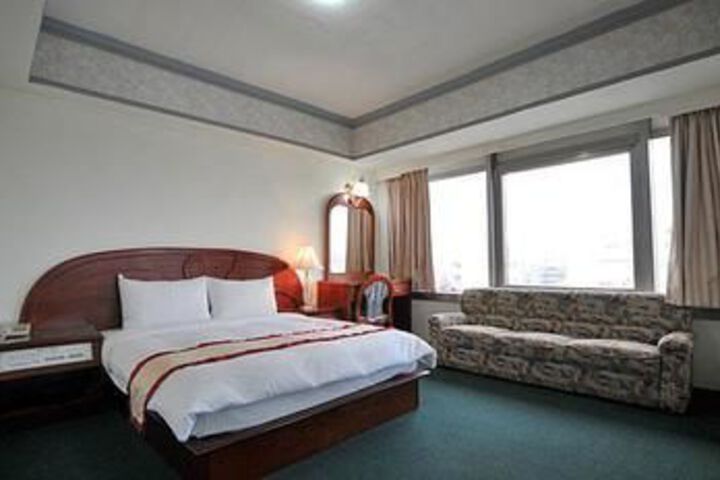 Room 17 of 20