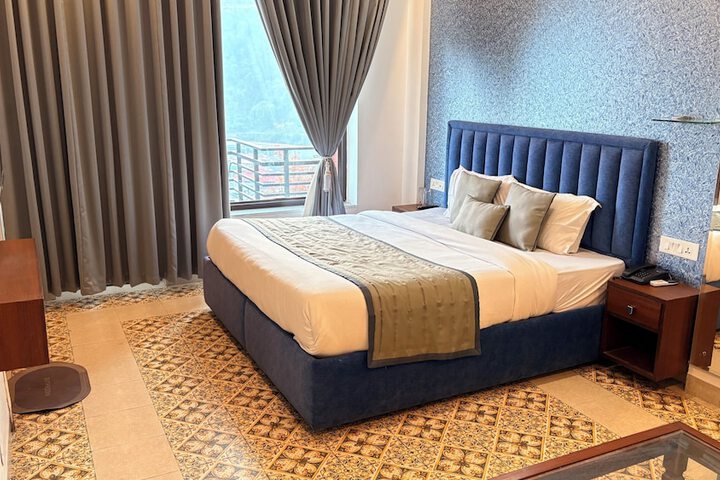 Room 9 of 31