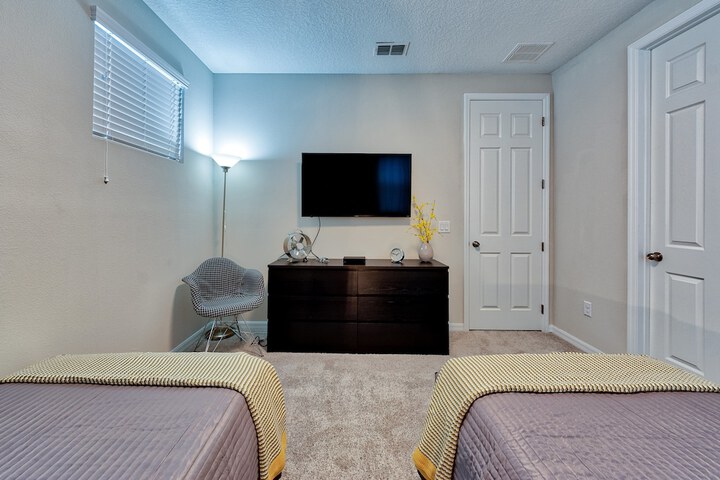 Room 7 of 43