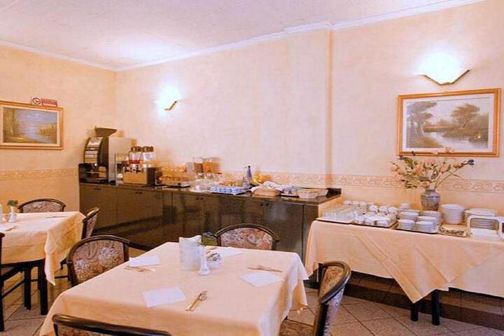 Breakfast area