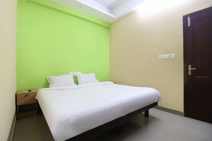 Room 10 of 38