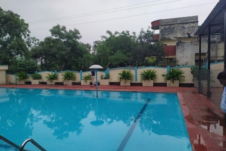 Pool 31 of 49