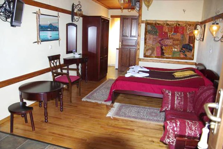 Room 3 of 63