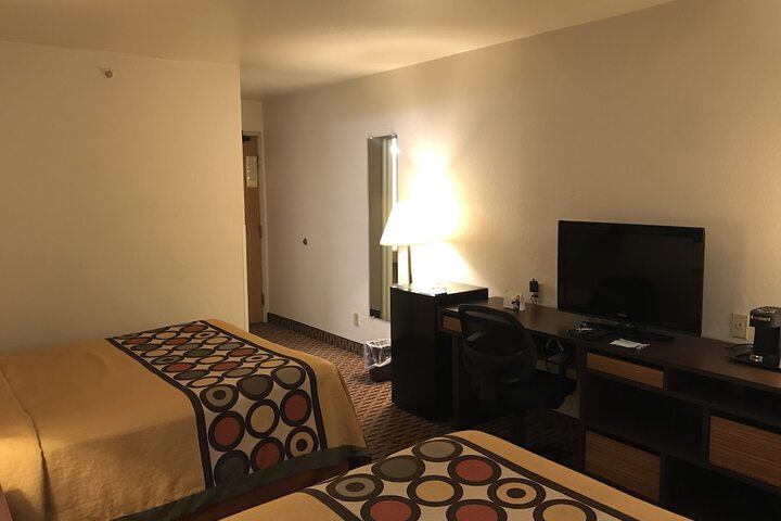 1 Queen Bed Accessible Room (13 of 14)