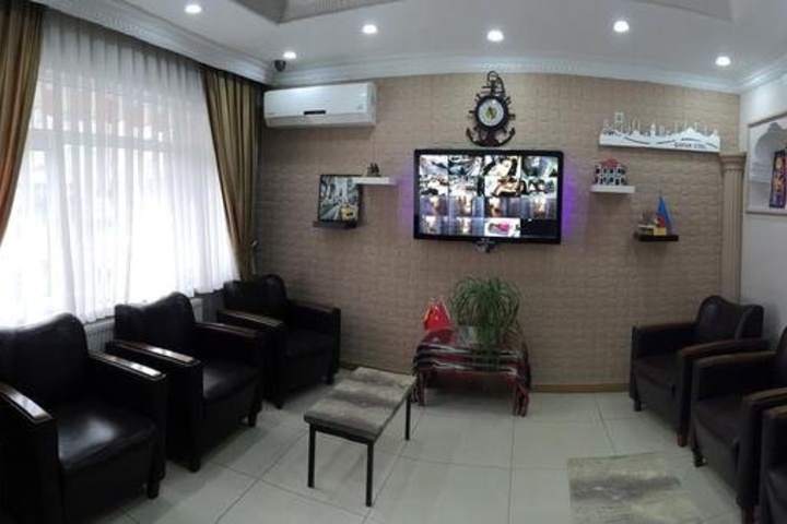 Room 4 of 9