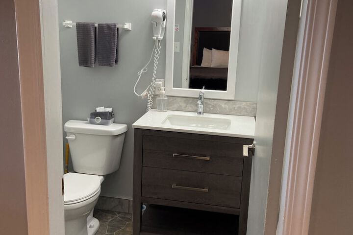 Room 4 of 37