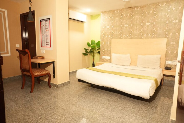 Room 25 of 46